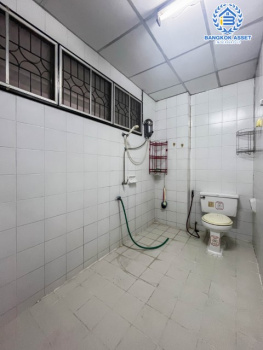 *****ทาวน์เฮ้าส์มือสอง ม.ซื่อตรง รัตนาธิเบศร์ เนื้อที่กว้าง 31 ตร.ว. ฟังก์ชัน 2 ห้องนอน 2 ห้องน้ำ 1 ที่จอดรถ ภายในสภาพเยี่ยม ตั้งบนทำเลเดินทางสะดวก เข้า-ออกได้ทั้ง ถนนราชพฤกษ์ ถนนติวานนท์ ใกล้เซ็นทรัลรัตนาธิเบศร์ เชื่อมต่อโครงการรถไฟฟ้าสายสีม่วง "สถานีไทรม้า" และทางด่วน "งามวงศ์วาน"